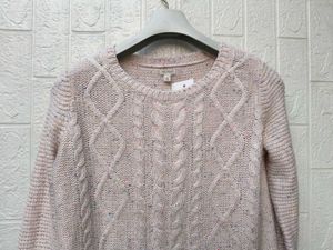 New with tag Cream Cable Knit Sweater