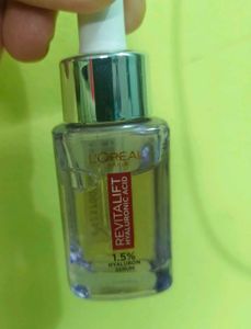 L'Oreal Revitalift Hyaluronic Acid Serum