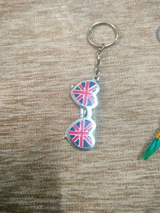 Union Jack Sunglasses &amp; Parrot Keychains