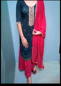 Beautiful Navy Blue Kurta Set with Red Dupatta 💗�