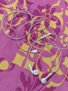 White Wired earphones with mic