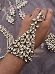 Exquisite Pearl &amp; Kundan Jewellery Set