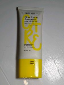 Swiss Beauty Glow Fusion Sunscreen SPF 50 PA++++