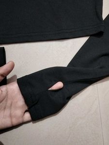 Chic Black Long Sleeve Cropped Turtleneck Top