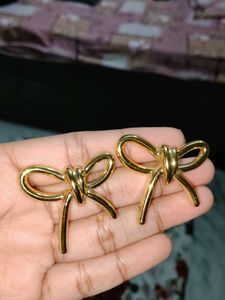 Gold Tone Coil Bangles &amp; Bow Earrings Set