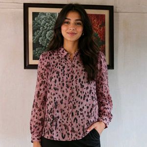Chic Leopard Print Button-Up Shirt