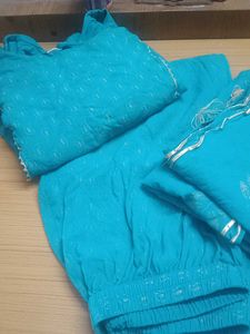 Elegant Turquoise Kurta Set