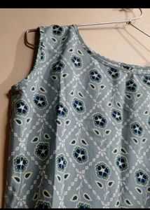 Chic Blue Floral Sleeveless Kurti