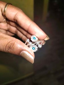 Adjustable Silver 97.5 toe rings new with box