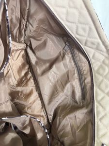 Chic Tote Bag with Floral Accent
