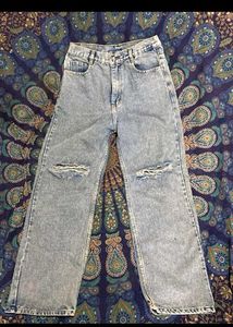 Light Wash Ripped Jeans