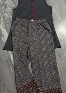 Grey Sleeveless Kurta with Red Trim