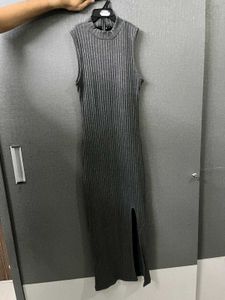 Sleek Ribbed Knit Midi Dress