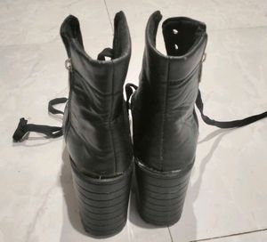 Black Combat Boots with Side Zipper