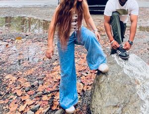 wide leg blue jeans