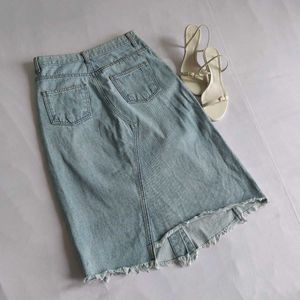 Light Wash Denim Button-Front Midi Skirt ⚘️✨️