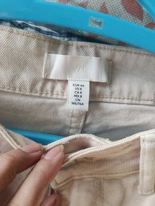 H&amp;M Slim Mom High Ankle Jeans - Light Beige
