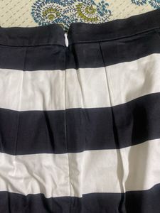 Premium OG French Connection Striped Short Skirt