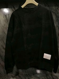 Black Crewneck Sweatshirt