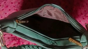 women's sling bag (new without tag)