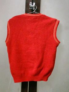 Vintage Men's Red Sleeveless Sweater