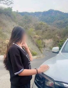 black t shirt