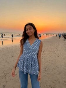 Women's Blue & White Printed Sleeveless V-Neck Top