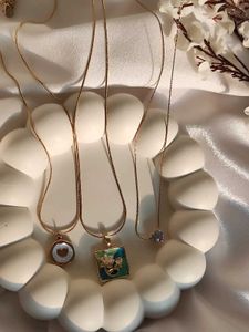 Random 1 chain pendant