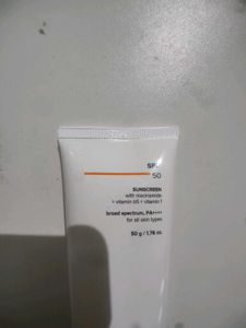 Minimalist Sunscreen SPF 50
