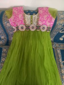 Vibrant Green &amp; Pink Embroidered kurta Set