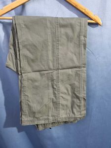 H&amp;M female Cropped Cargo Pants