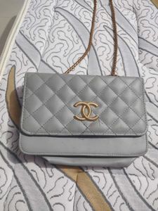 Elegant Quilted Shoulder Bag – Stylish & Versatile