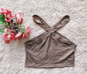 Shein : Chic Halter Neck Crop Top