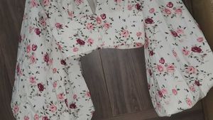 Floral V-Neck Puff Sleeve Top