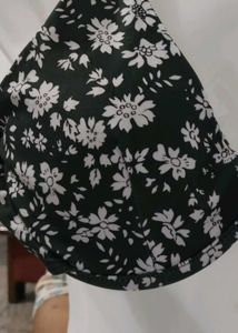 ZAFUL Original Floral Print V-Neck Bikini Top (Siz