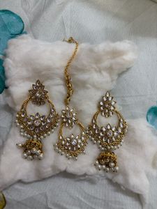 Stunning Kundan Maang Tikka & Earrings Set