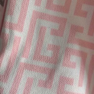 Chic Pink &amp; White Patterned top