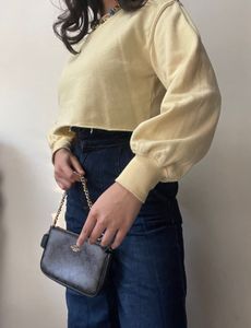H&amp;M Cropped butter Yellow Sweatshirt