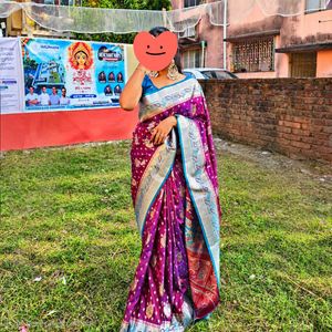 Elegant Paisley Pattern Saree