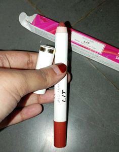 MyGlamm LIT Matte Lip Color