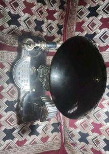 lamp+telephone+clock