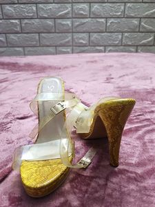 Stylish Yellow Sherrif Heels