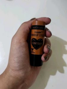 Wet n Wild Contour Stick + Maroon Eyeliner