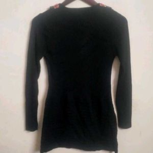 Long Woollen Top With Golden Detailing