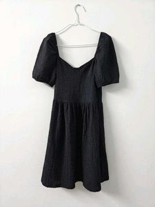 Chic Black Puff Sleeve Dress
