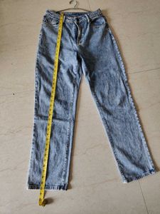 jeans in straight cut