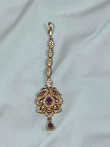 Elegant Maang Tikka with Stones