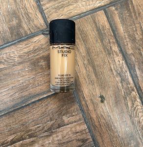 AUTHENTIC MAC Studio Fix Fluid Foundation SPF 15
