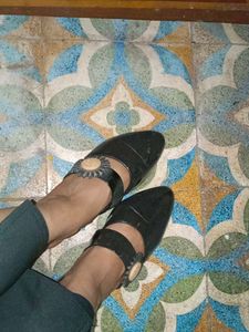Black Flower Sandal