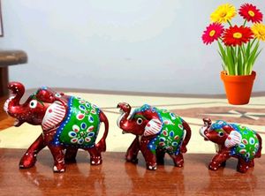 Brand New*** Home Decorative Item : Elephants Show